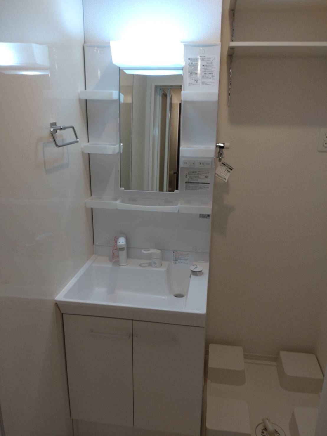 洗面設備　朝の身支度はここで。