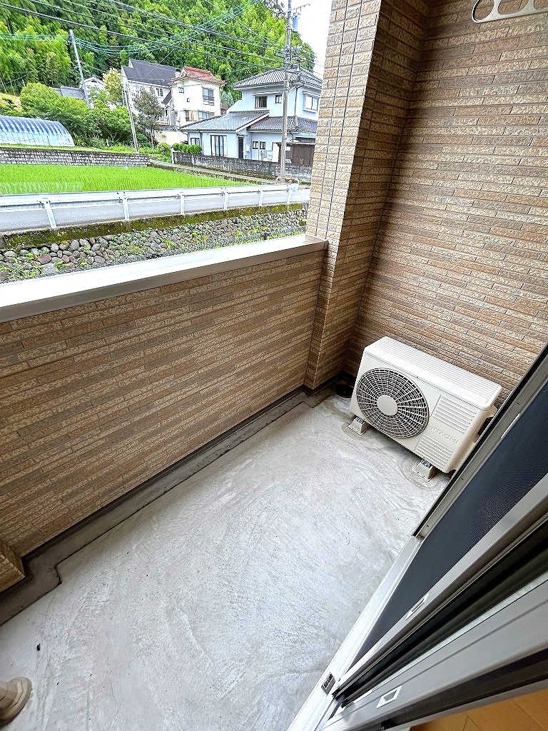 バルコニー　（画像は１０３号　参考にしてください。）
