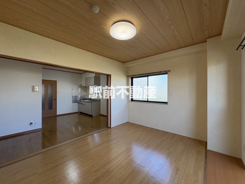 居室・リビング　※同物件別部屋の参考写真・現況優先
