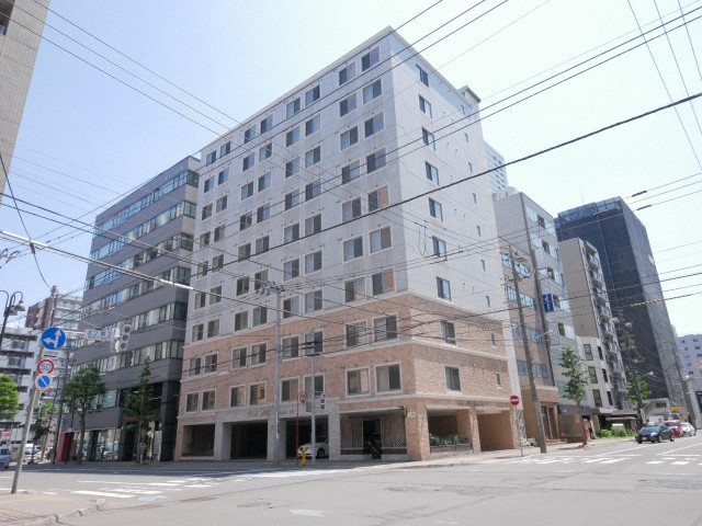 札幌市中央区北一条東のマンションの建物外観