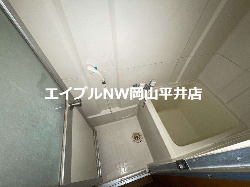 バス・シャワールーム　※同タイプのお部屋の写真です