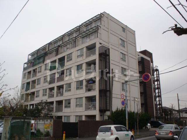松戸市小金原のマンションの建物外観