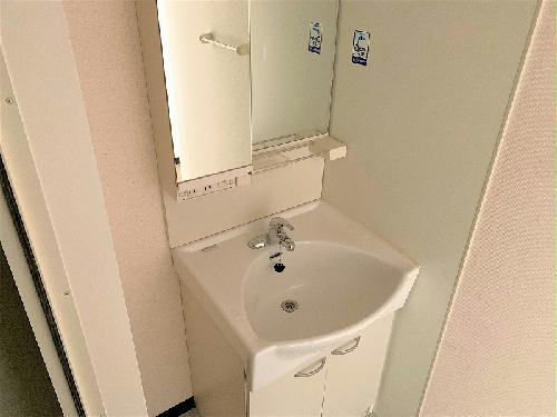 洗面設備　独立洗面台です。