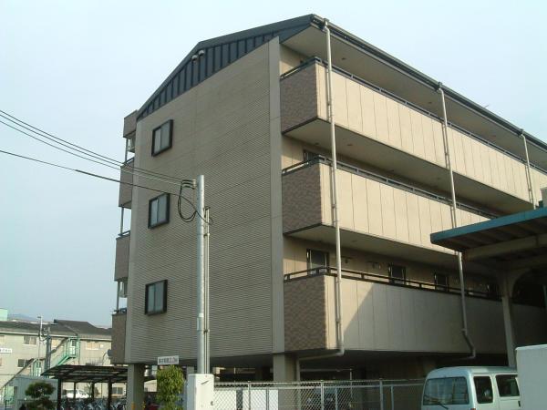 キャッスル山村　Ｂ棟の建物外観