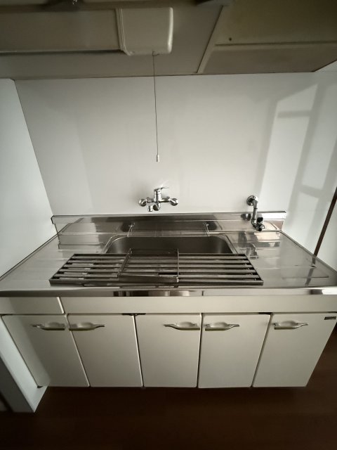 キッチン　同物件別号室