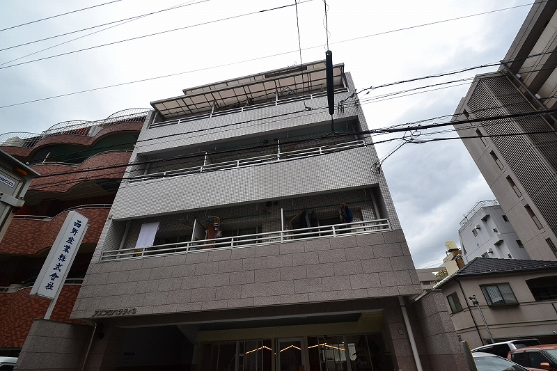 広島市中区猫屋町のマンションの建物外観