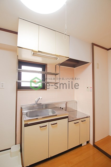 キッチン　コンパクトなキッチンで掃除もラクラク