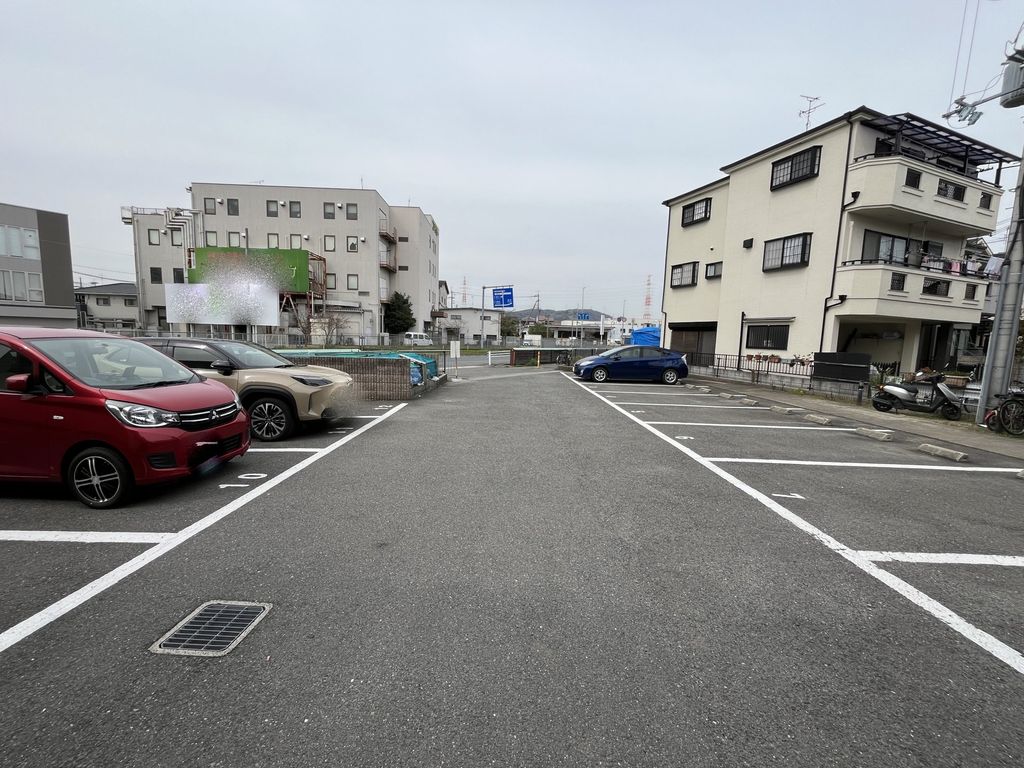 駐車場　駐車場