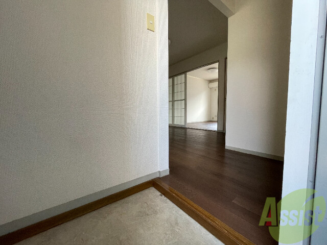 玄関　玄関でございます。毎日の出入りはこちらから。