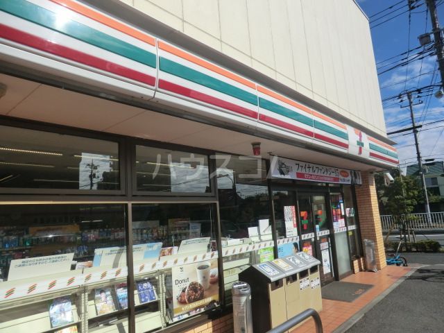 コンビニ　セブン-イレブン 葛飾東金町４丁目店（コンビニ）まで599m