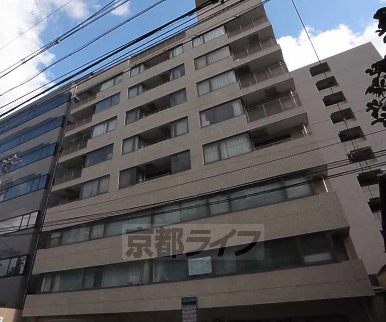 京都市中京区三坊西洞院町のマンションの建物外観