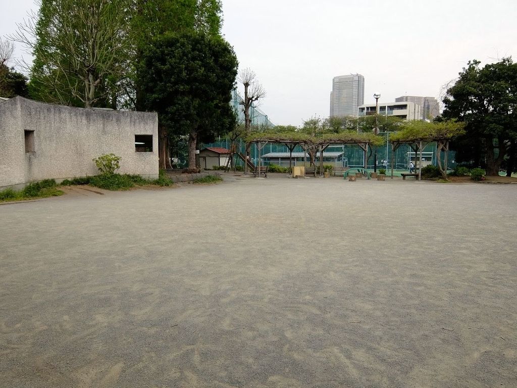 公園　目黒区民センター公園（公園）まで470m
