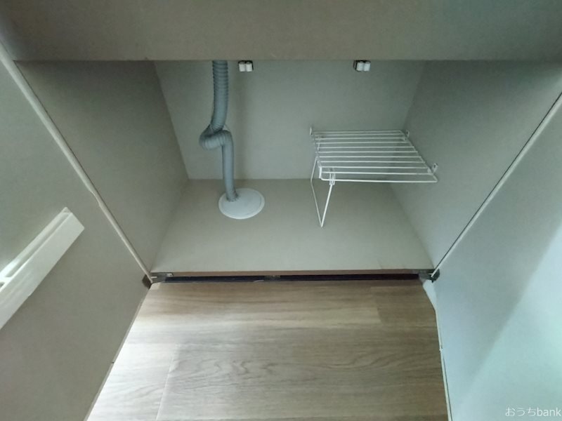 収納　キッチン下収納です