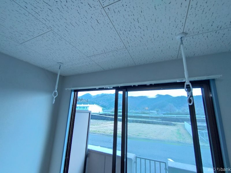 その他　便利な室内物干しがあります♪