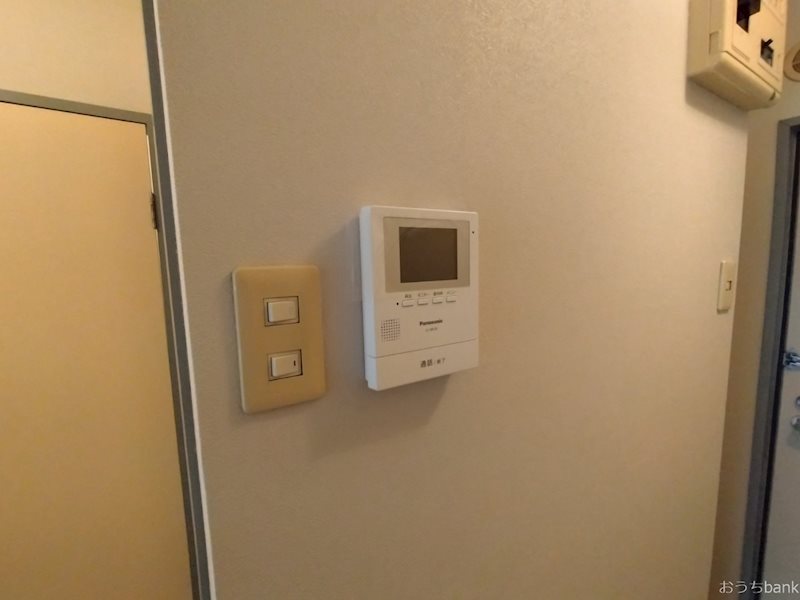 セキュリティ　TVドアホンで来客の確認ができます
