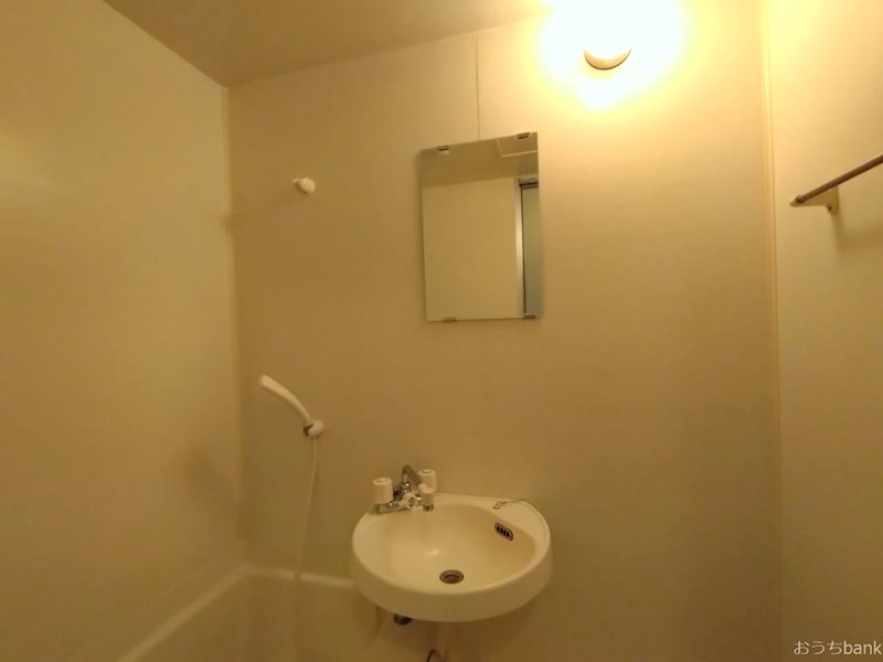 洗面設備　浴室にある洗面台。
