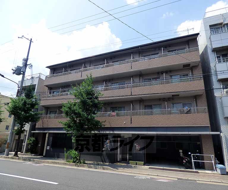 【ジュネス二条の建物外観】