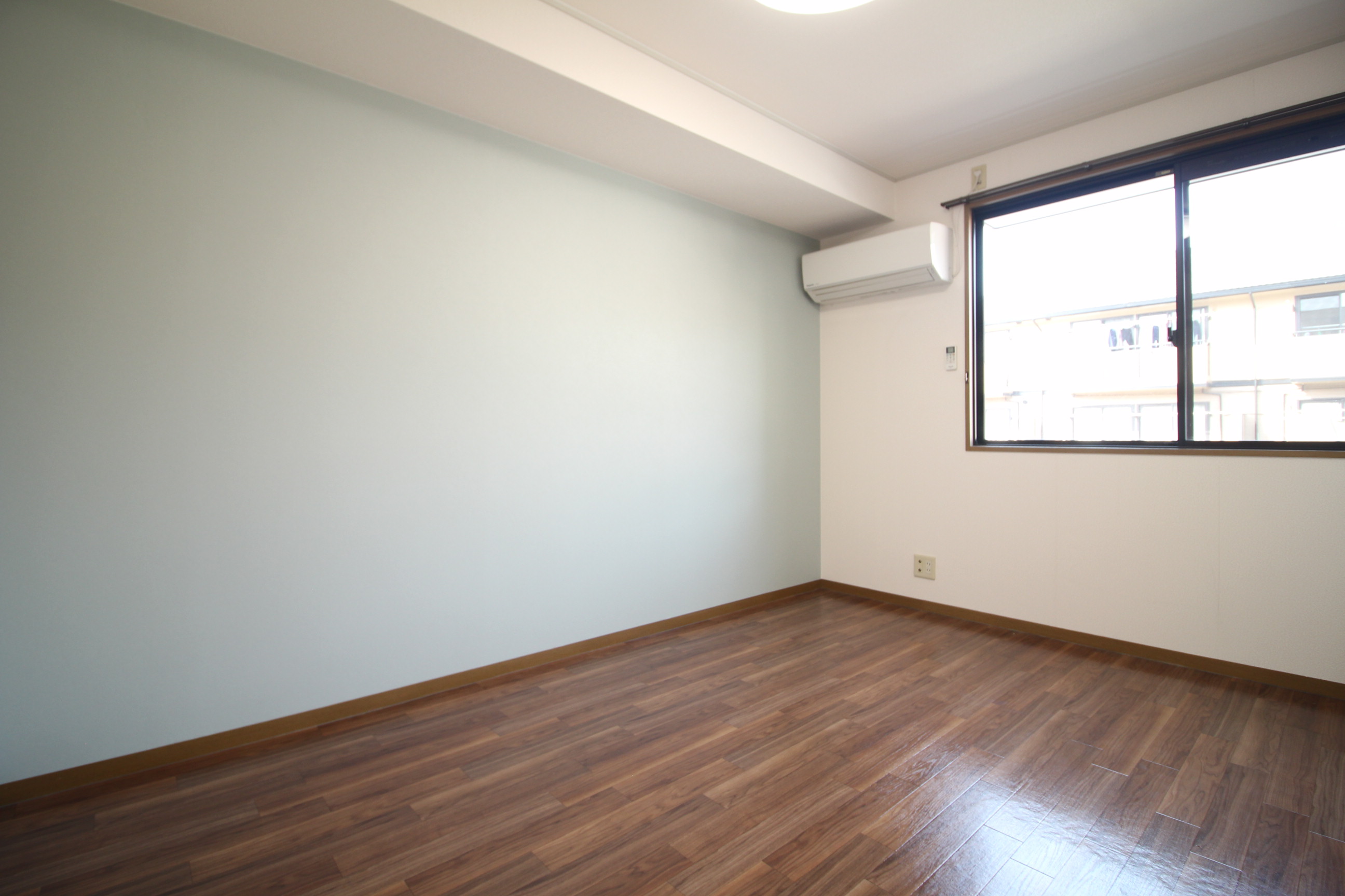 その他部屋・スペース　2色のクロスでオシャレな6帖居室♪