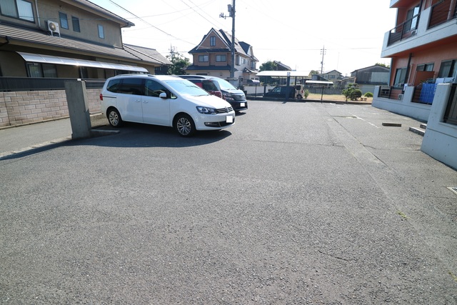 【倉敷市堀南のマンションの駐車場】