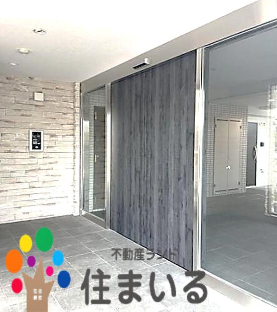 【東海市東海町のマンションのエントランス】