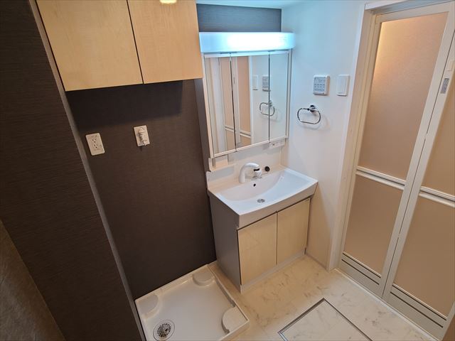 洗面設備　洗面脱衣室！身支度に便利なシャンプードレッサー！