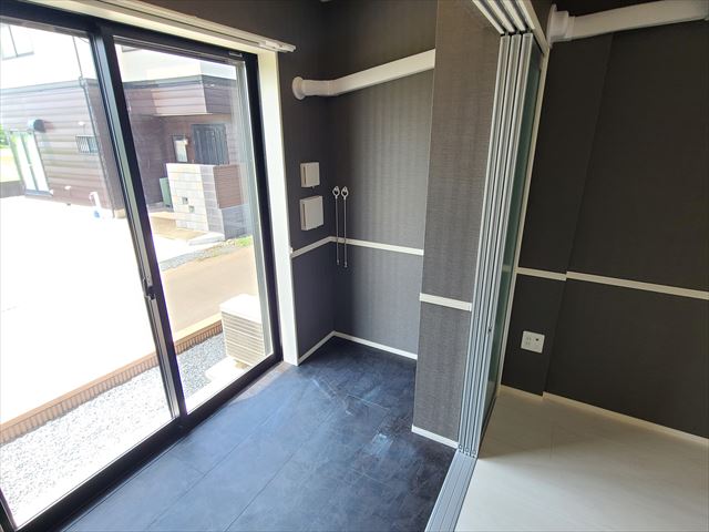 その他　サンルーム仕様で天気に左右されず洗濯物が干せます