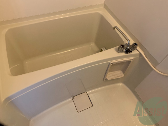 バス・シャワールーム　追い焚き機能が付いていますので、疲れた時はこちらへ。