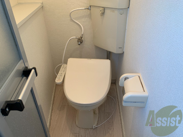 トイレ　ウォシュレット付きのトイレです。シャワートイレは日本の宝。