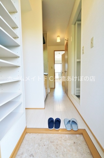玄関　同型別部屋写真