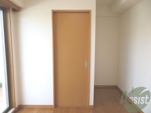 収納　ウォークインクローゼットは、大切なお洋服が沢山収納できます。
