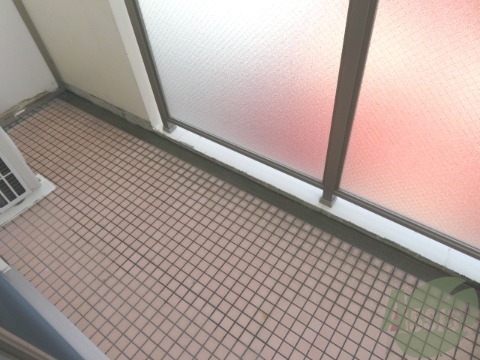 バルコニー　洗濯物だけではなく、お布団も干せそうな広さですね。