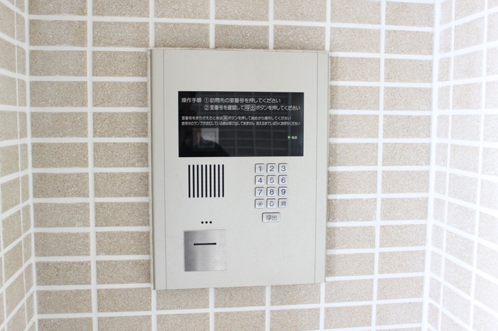 エントランス　オートロック完備