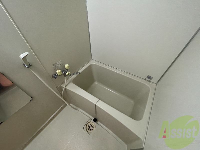 バス・シャワールーム　シンプルなお風呂になっていますね。疲れを癒してください。