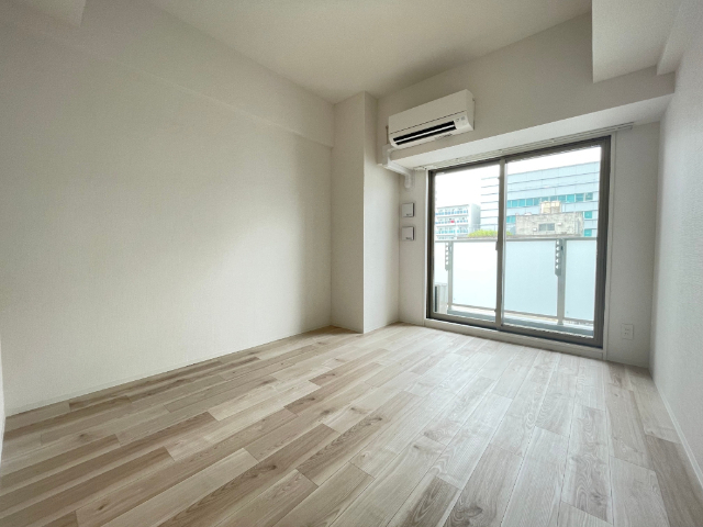 居室・リビング　６０５号室の写真です。