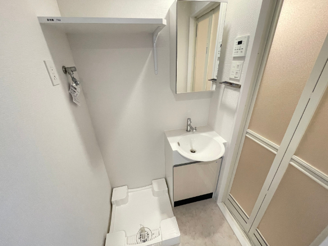 洗面設備　６０５号室の写真です。