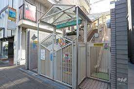 幼稚園・保育園　栄保育園（幼稚園・保育園）まで735m