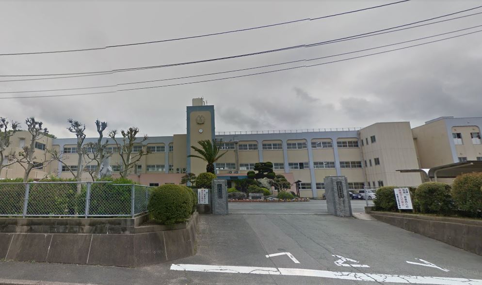 小学校　宗像市立玄海小学校（小学校）まで2021m