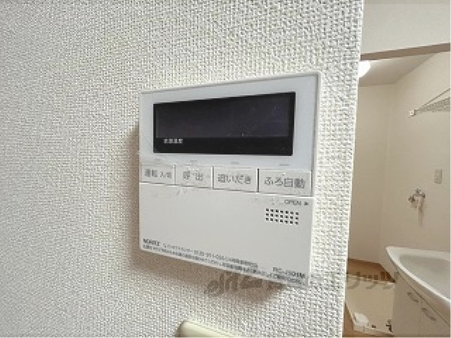 その他設備　給湯器リモコン