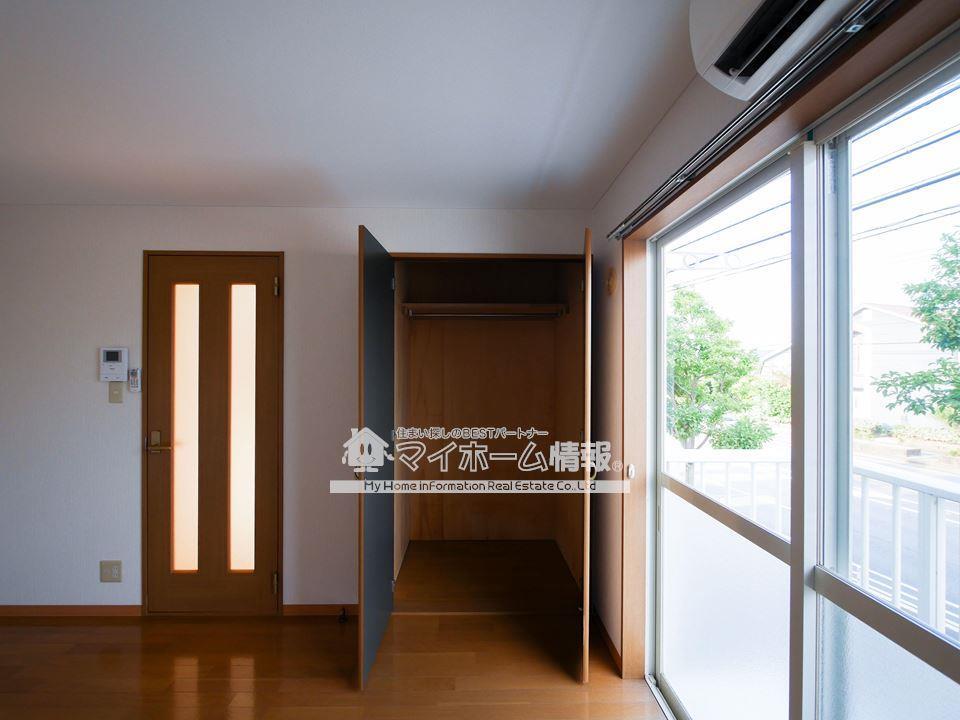 収納　片付け上手になるハンガーポール付きクローゼット！