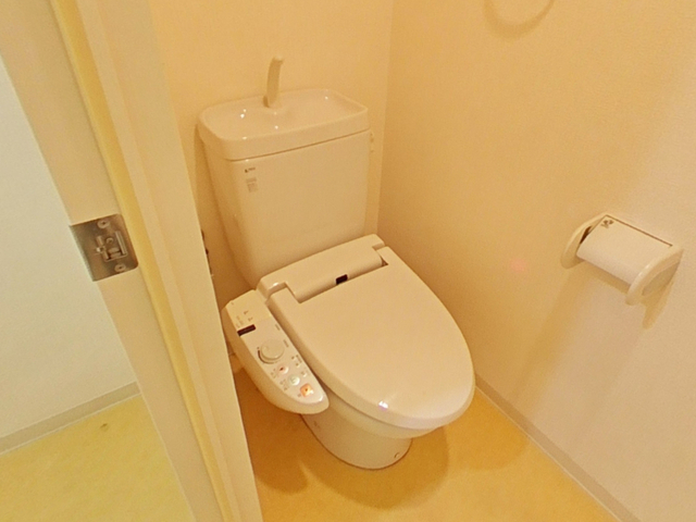 トイレ　温水洗浄便座
