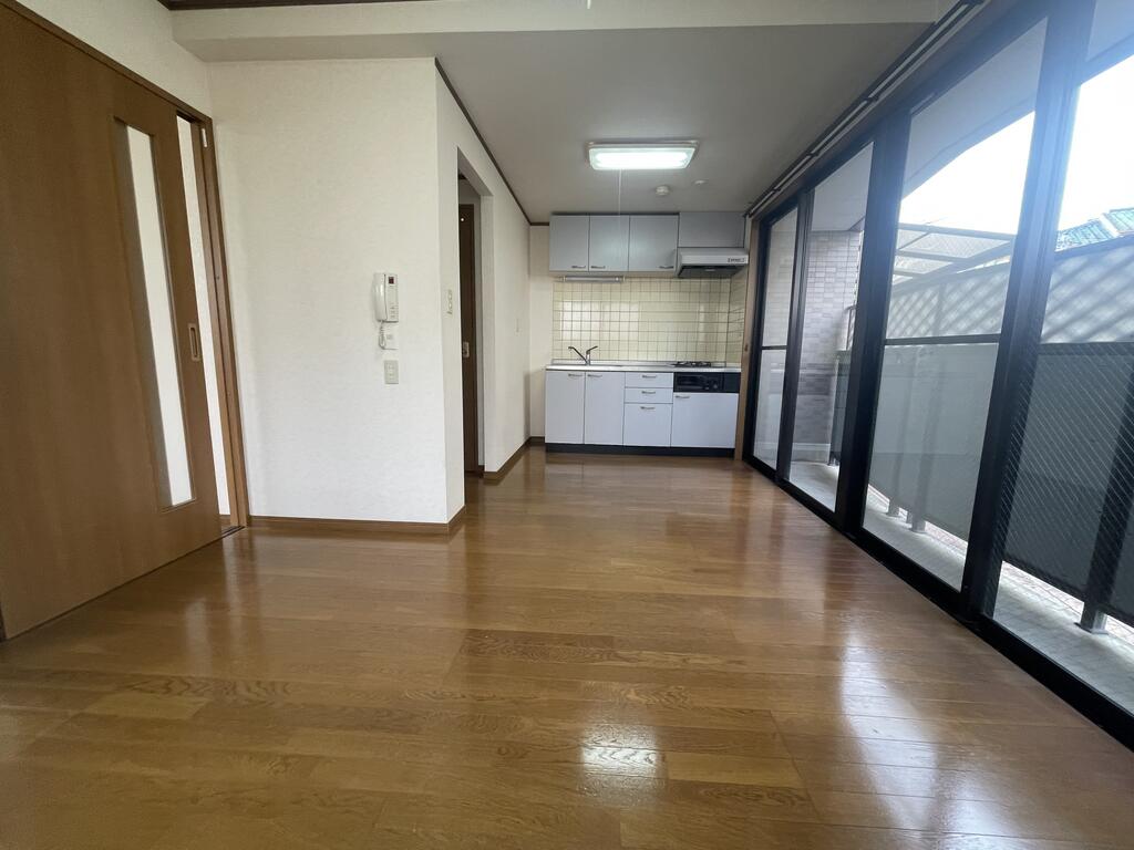 都営三田線 蓮根駅 徒歩12分 3階建 築27年の居間写真