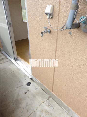 その他設備　外置きの洗濯機置き場で洗濯干しもラクラクです