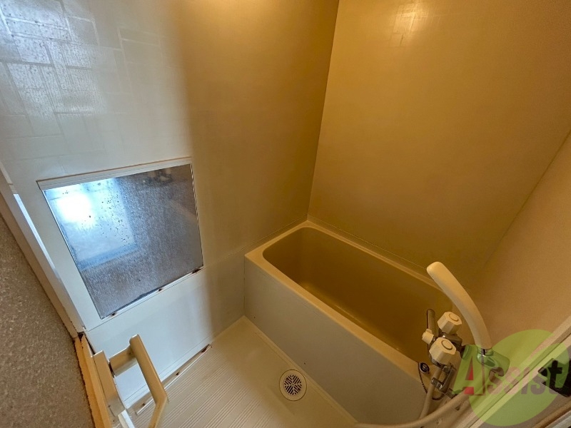 バス・シャワールーム　ユニットバスです。疲れを癒すのに欠かせませんね！