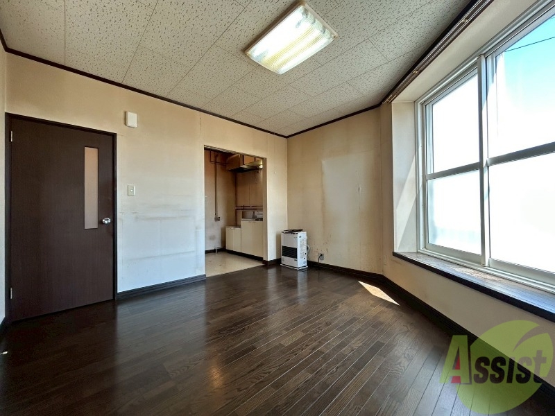 居室・リビング　広くてキレイなお部屋が広がっていて、充実した生活が送れそう。