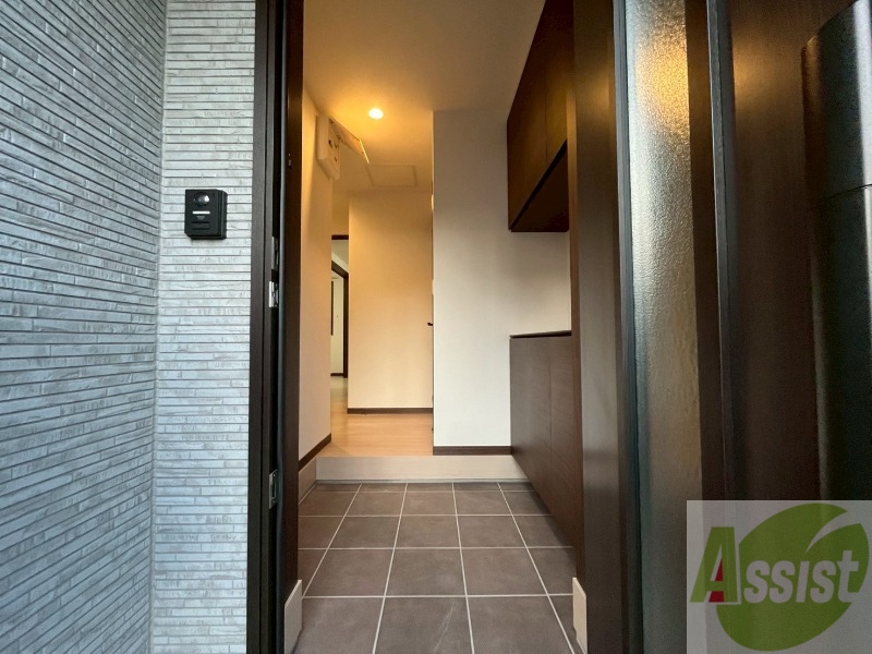 玄関　玄関の様子です。明るい印象ですね。気分もあがりそう。