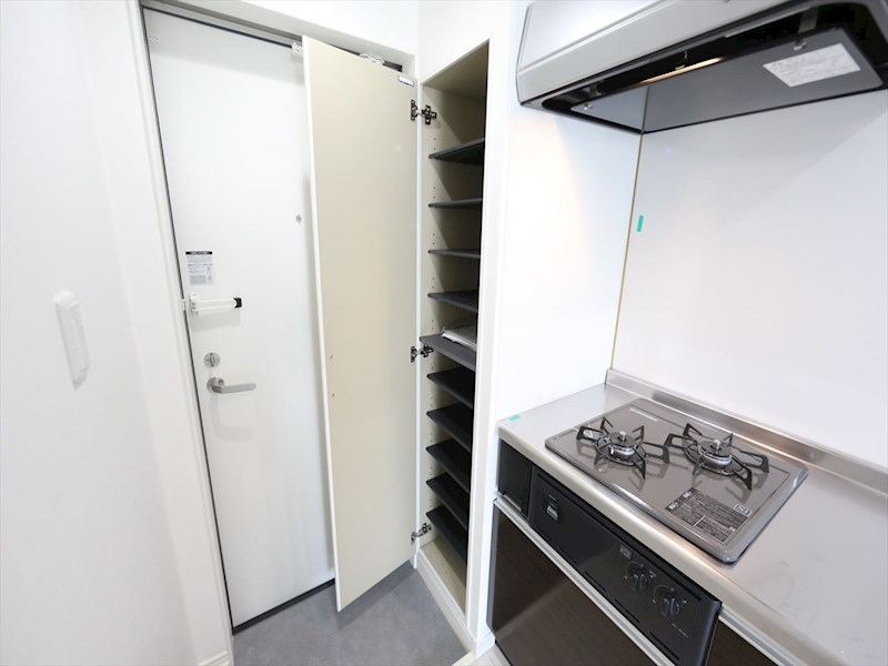 玄関　玄関　シューズボックス付（収納充実してます）