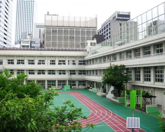 小学校　中央区立京橋築地小学校（小学校）まで293m