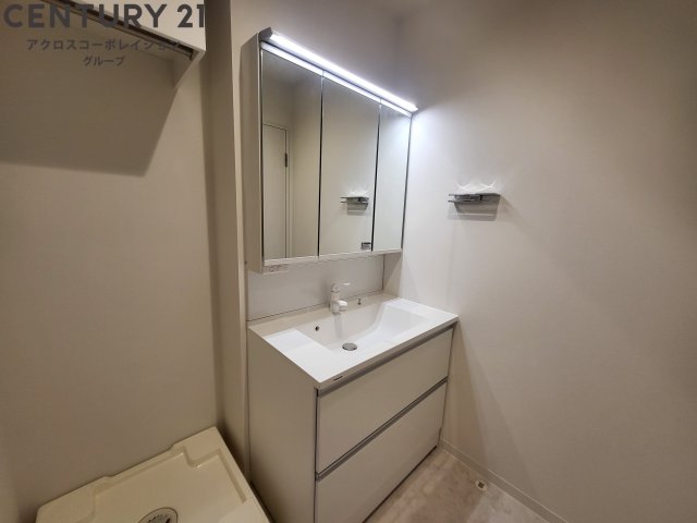 洗面設備　3面鏡で収納もしっかりあります！