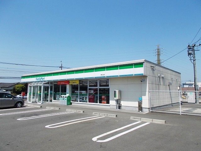 コンビニ　ファミリーマート神之山店（コンビニ）まで700m