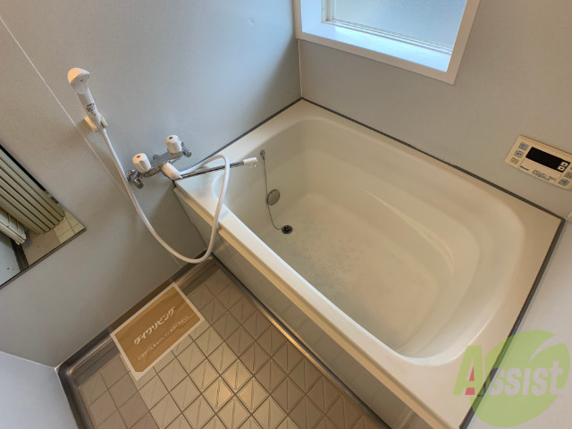 バス・シャワールーム　追い焚きがついているのでいつでも温かいお風呂に入れます。